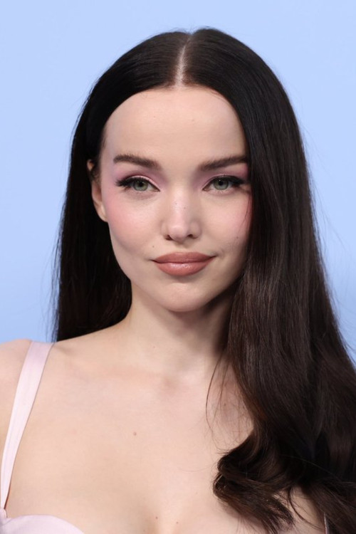 Dove Cameron jako Ciara Wyse w obsadzie 56 dni