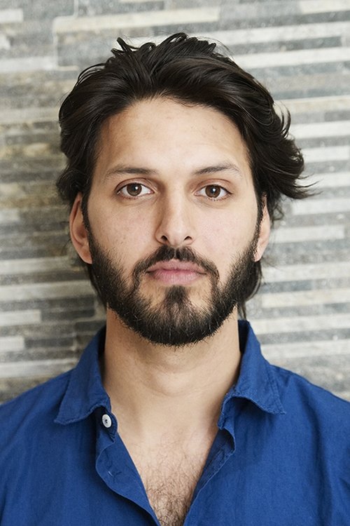 Shazad Latif jako Edgar w obsadzie Wichrowe wzgórza