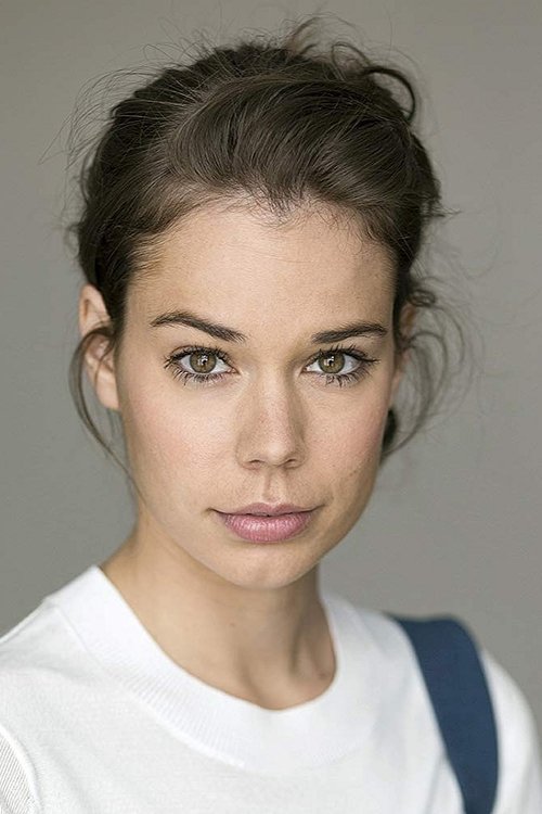 Laia Costa jako Larissa Cannon w obsadzie Mumia. Film Lee Cronina