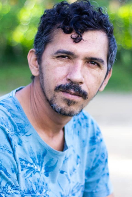 Rubens Santos jako Natalício w obsadzie Tajny agent