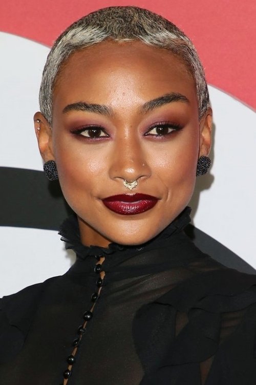 Tati Gabrielle jako Jade w obsadzie Mortal Kombat II