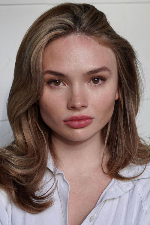Natalie Alyn Lind jako Oreana w obsadzie Ranczo Duttonów