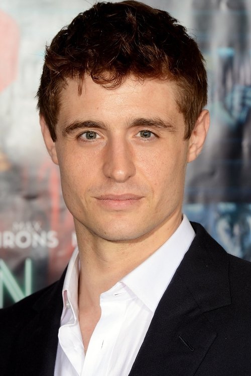 Max Irons jako Mycroft Holmes w obsadzie Młody Sherlock
