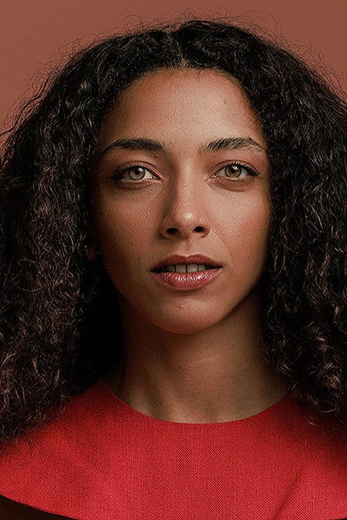Alice Carvalho jako Fátima w obsadzie Tajny agent