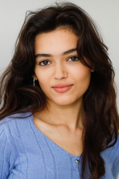 Nelia Da Costa jako Camille w obsadzie Greenland 2
