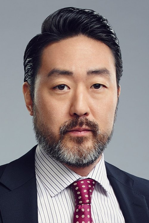 Kenneth Choi jako Ray Vale w obsadzie 90 minut do wolności