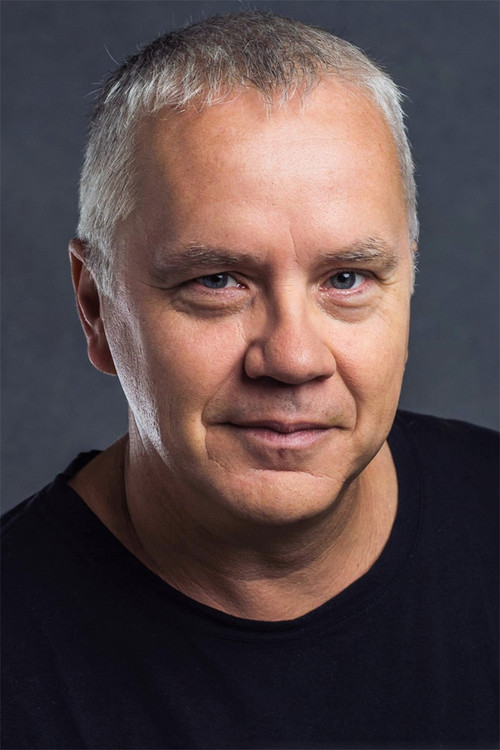 Tim Robbins jako Bernard Holland w obsadzie Silos