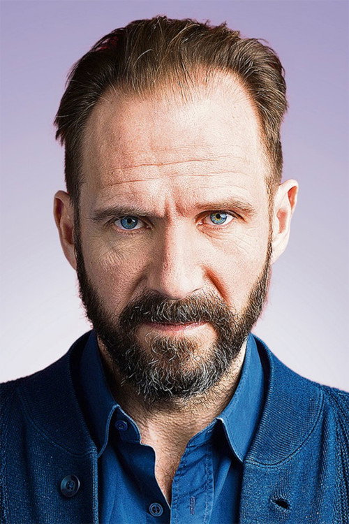 Ralph Fiennes jako Dr Kelson w obsadzie 28 lat później - Część 2: Świątynia kości