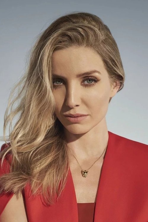 Annabelle Wallis jako Nicole Raven w obsadzie 90 minut do wolności
